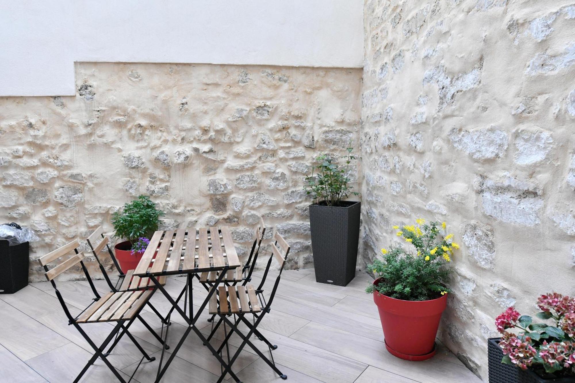 Parking Gratuit - Montmartre Charme & Patio Prive - Sacre-Coeur Metro Anvers Париж Экстерьер фото